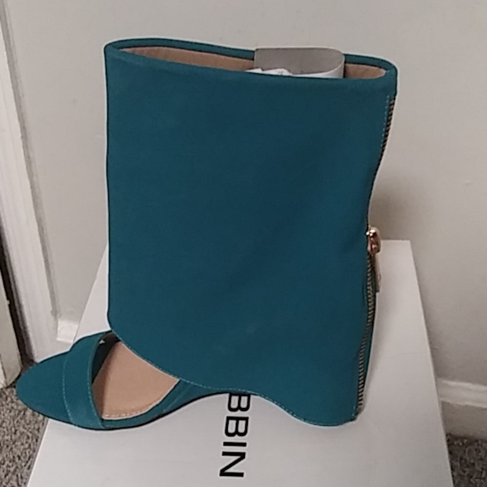 Shoe
